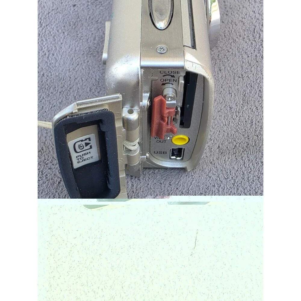 Olympus Stylus 400 Digital Camera W/ Battery& Memory Card, No Charger